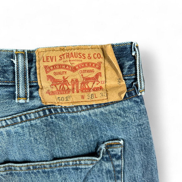Levis 501 Jeans Mens 36x30 Blue Light Wash Straight Button Fly Cotton 38x30 Tag - Picture 6 of 10